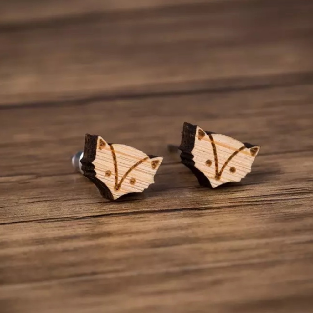 🎉 New Wood Fox Face Stud Earrings